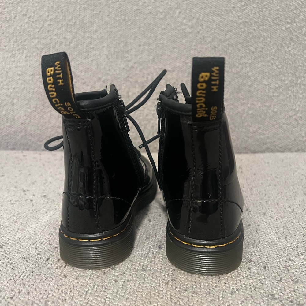 Dr. Martens 1460 Black Patent Leather Lace-Up Boots Toddler size 9 - Picture 4 of 8